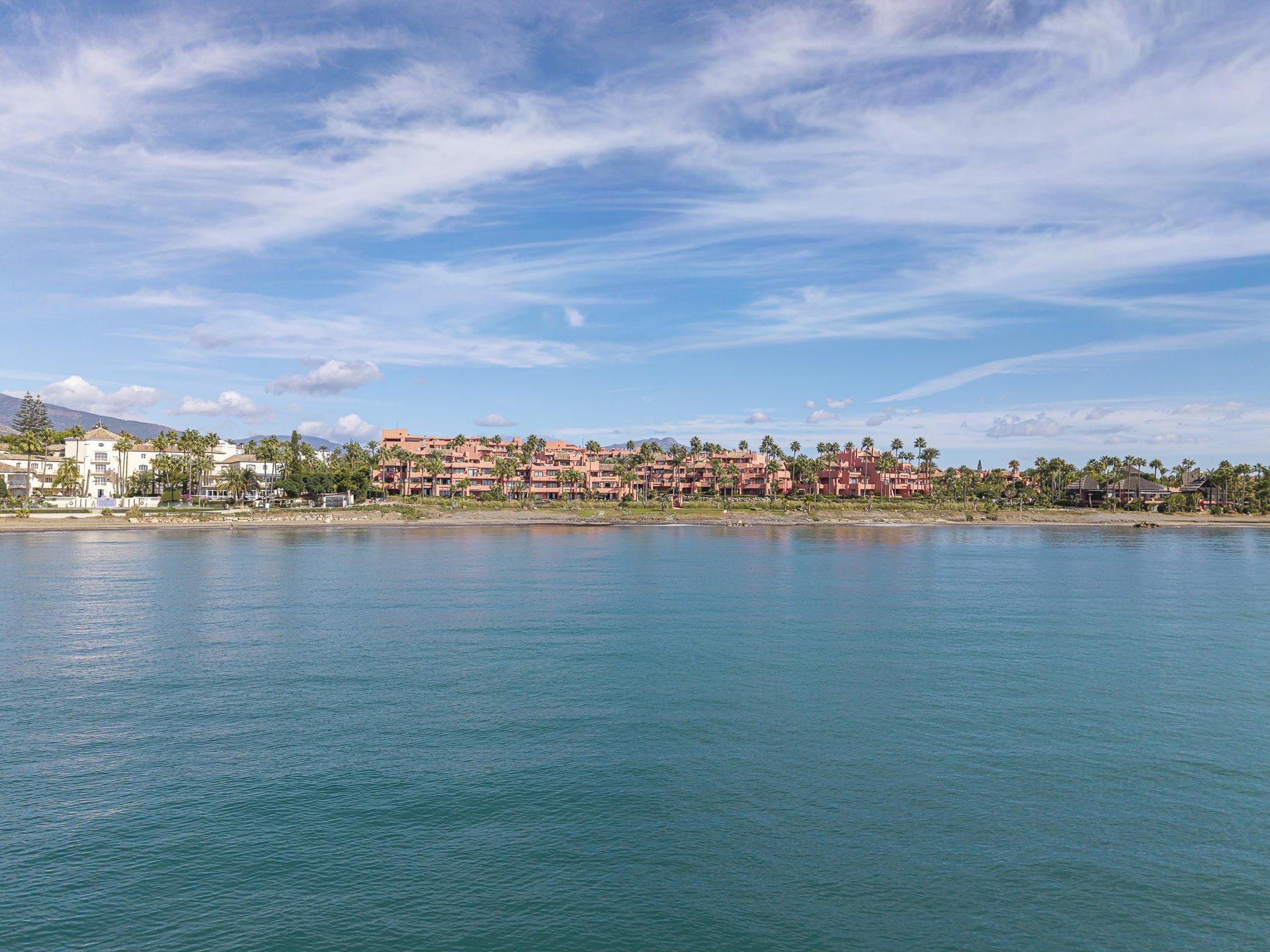 Renovated Beachfront Ground Floor Apartment, New Golden Mile, photograph 5