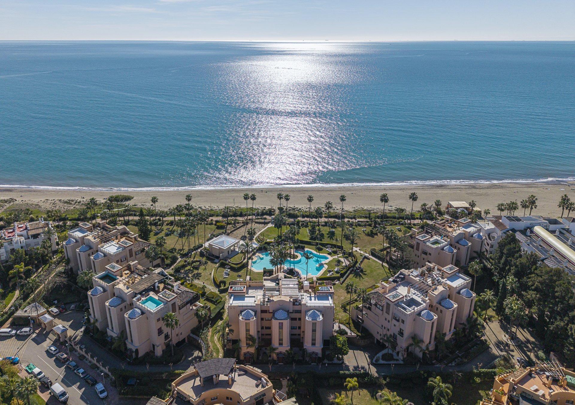 Renovated Three Bedroom Beachside Apartment, New Golden Mile, photograph 11