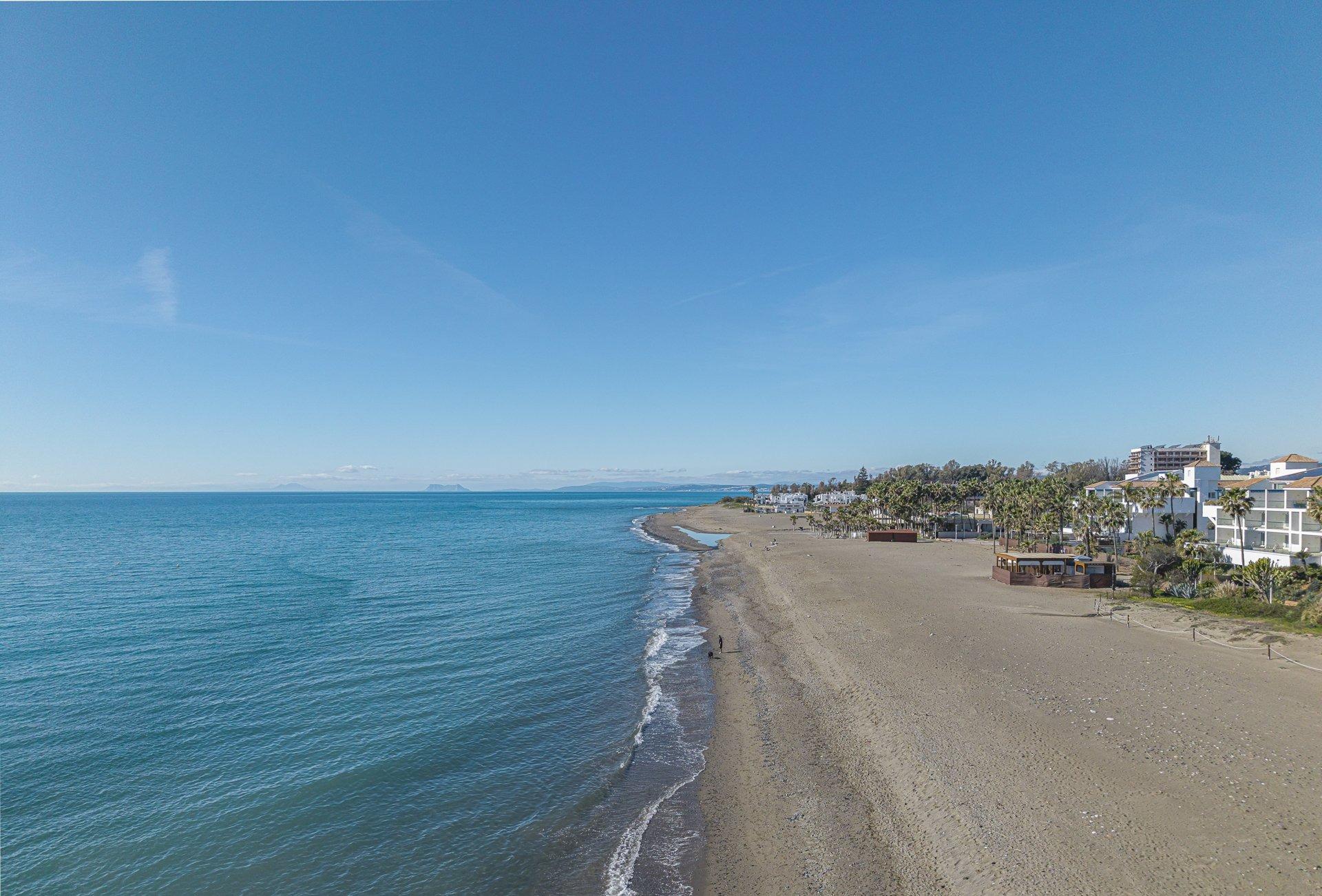 Renovated Three Bedroom Beachside Apartment, New Golden Mile, photograph 13
