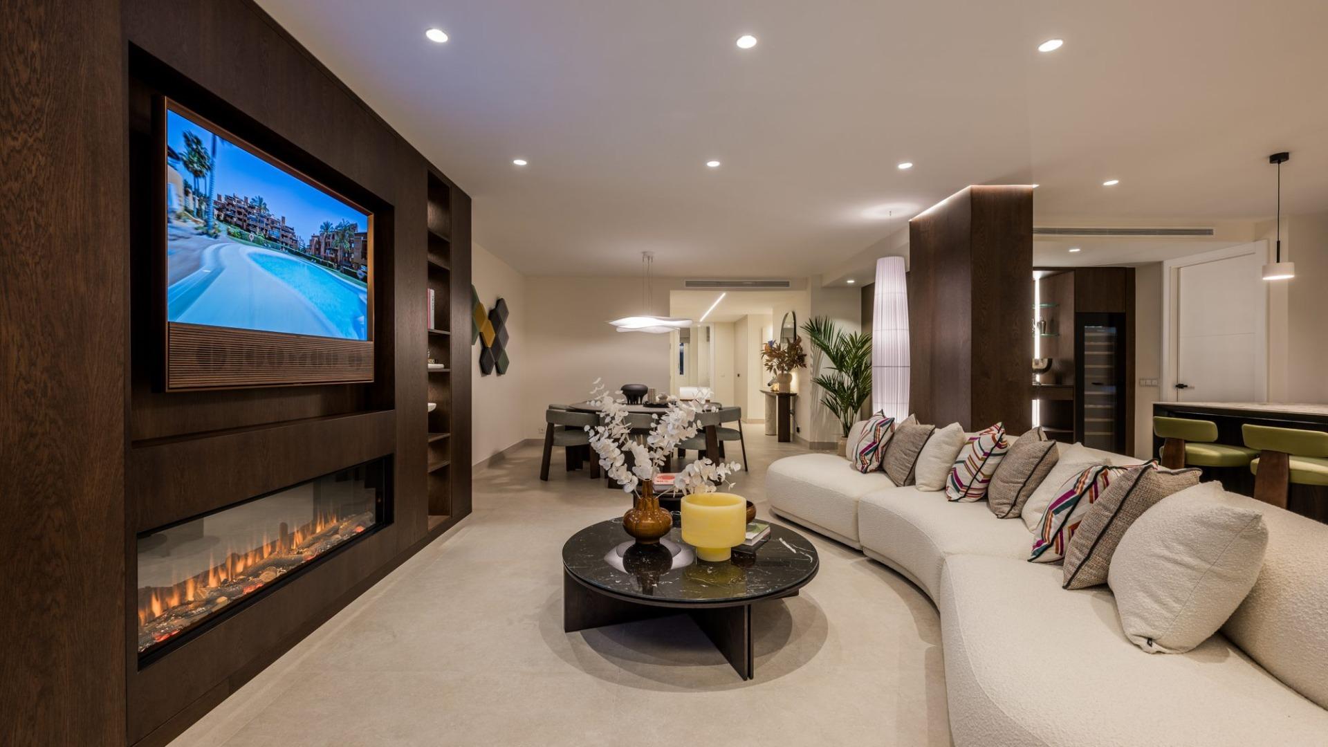 Renovated Beachside Apartment with Sea and Golf Views, Marbella East, photograph 8