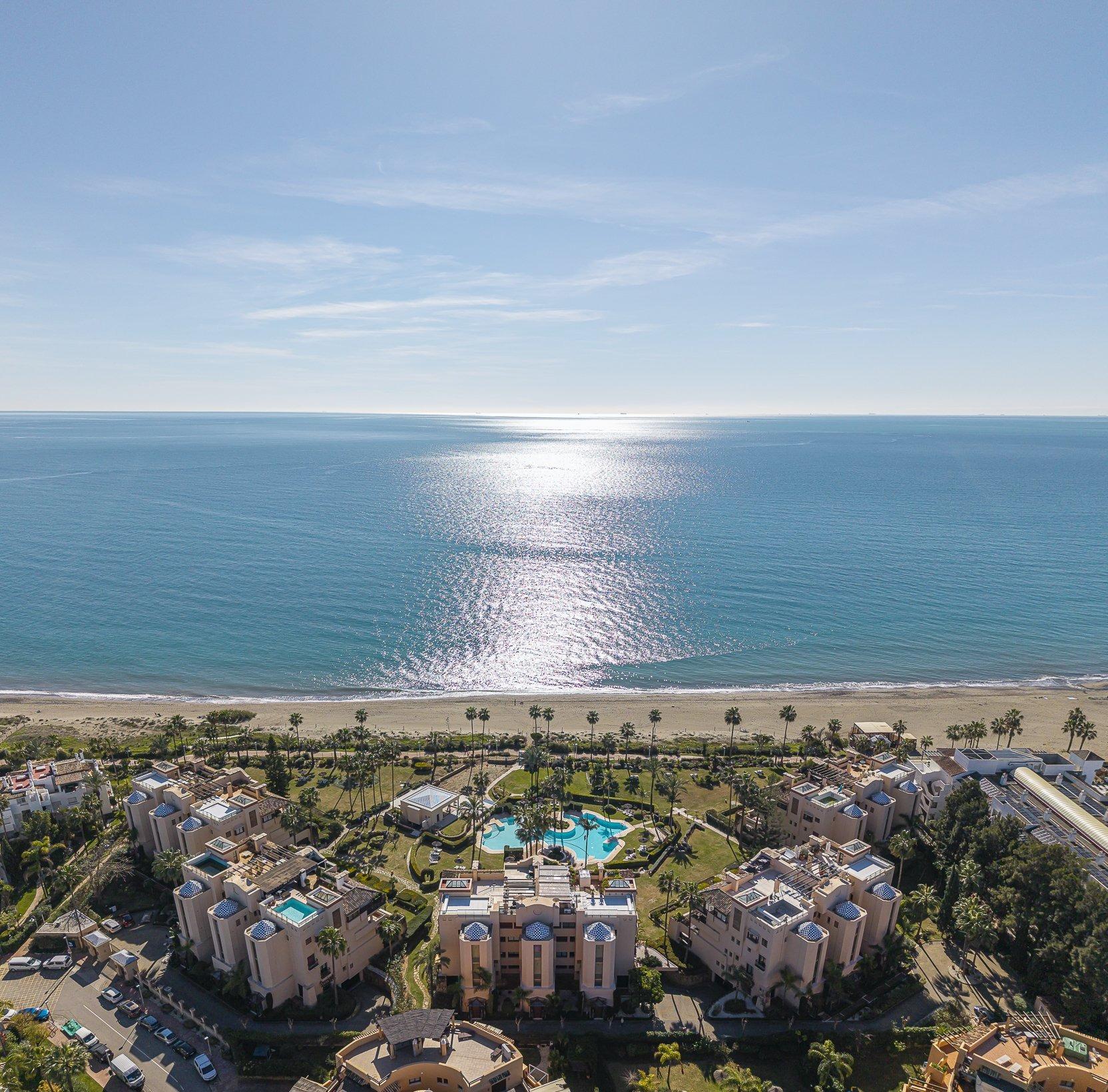 Renovated Three Bedroom Beachside Apartment, New Golden Mile, photograph 10