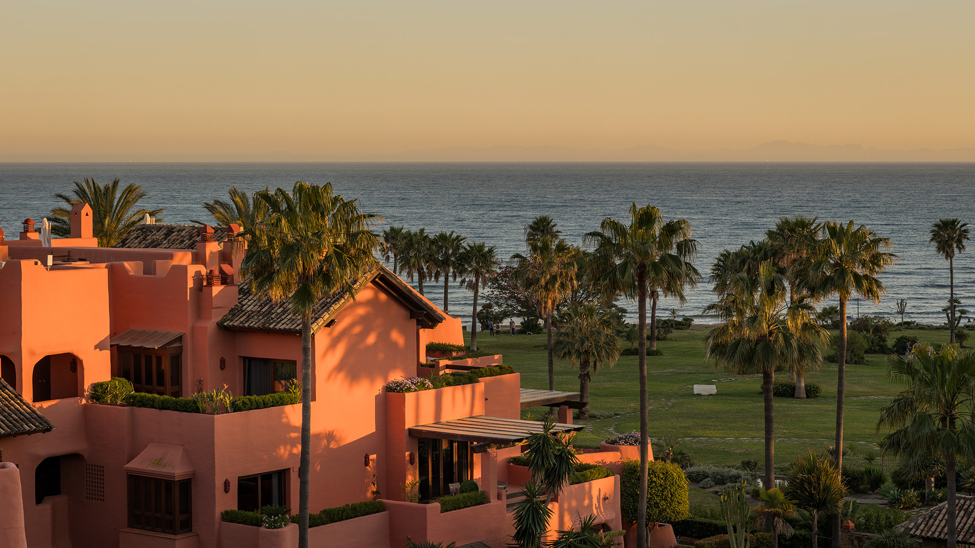 Torre Bermeja Beachfront Duplex Penthouse, Torre Bermeja, Estepona