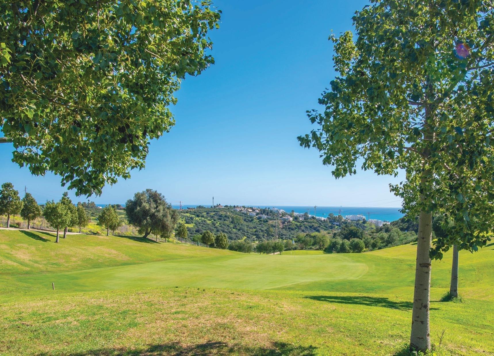 New 3 Bedroom Villa with Large Terraces, Pool and Golf Views, Estepona, photograph 11