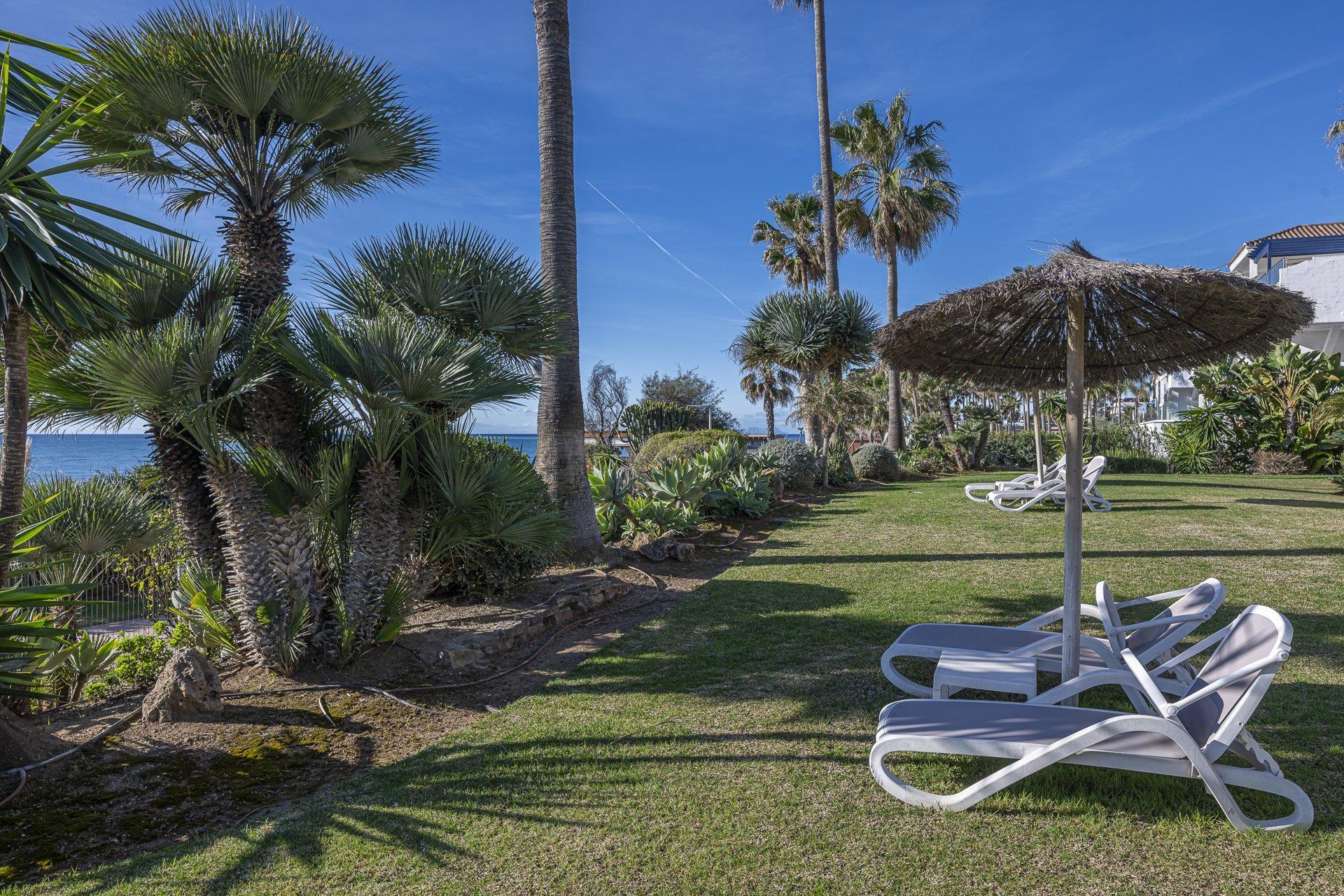Renovated Three Bedroom Beachside Apartment, New Golden Mile, photograph 18