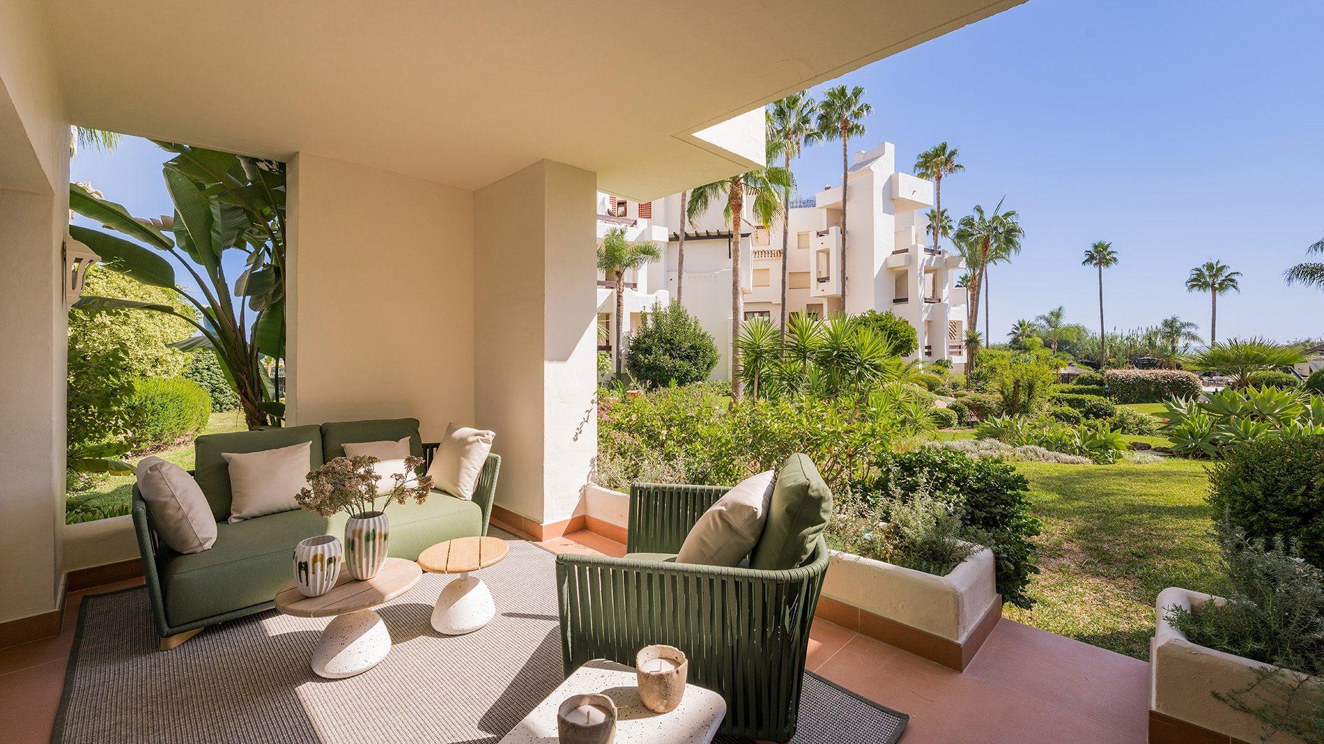 Renovated Frontline Beach Ground Floor Apartment, New Golden Mile, photograph 3