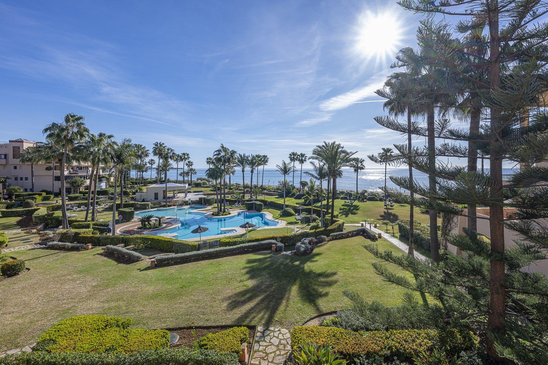 Renovated Three Bedroom Beachside Apartment, New Golden Mile