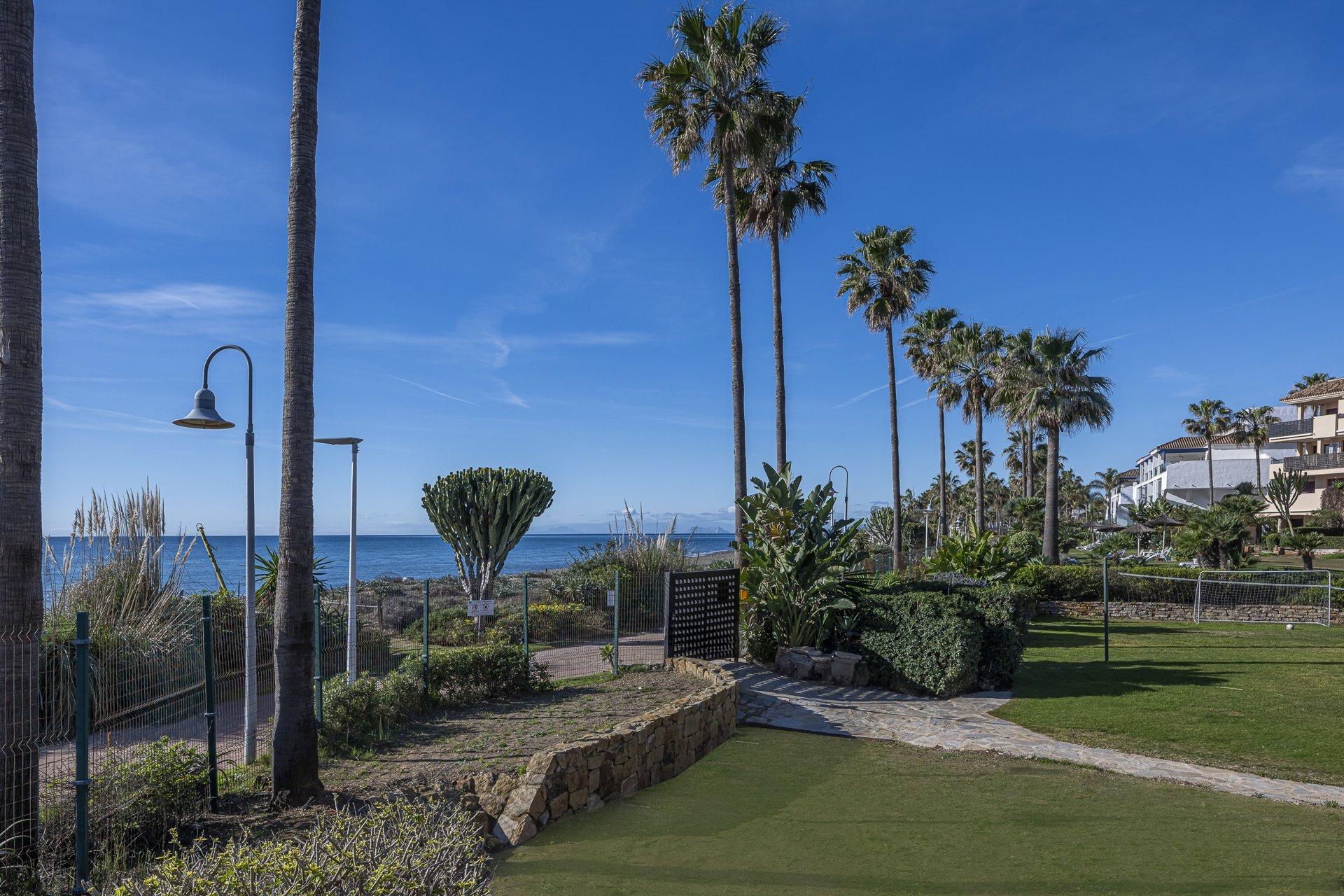 Renovated Three Bedroom Beachside Apartment, New Golden Mile, photograph 19