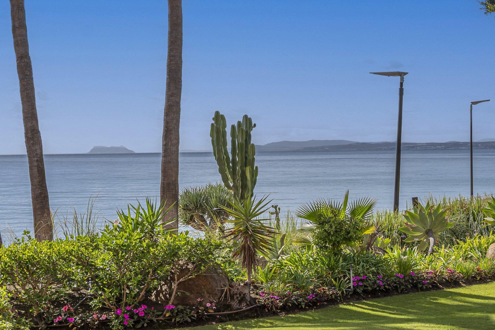 Renovated Beachfront Ground Floor Apartment, New Golden Mile, photograph 25